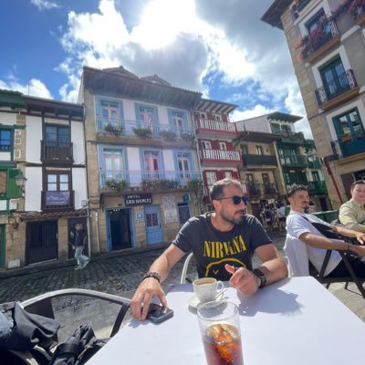 Tucumano en BA-Lic. en MKT. Sales Manager Consumo Masivo. Fanático de San Martín de Tuc & Rolling Stones 👅❣️Viajar✈️🏄⚽️🛹🧉🛵🎸https://t.co/BYMBWDb6jt