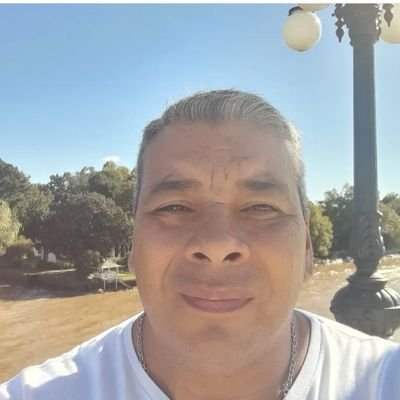 elkatanez71's profile picture. El poder estar con mi flia y amigs,el trabajo,el escuchar musica,leer,vivir la vida.etc.