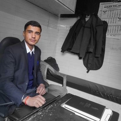 devansh_adv3731's profile picture. 