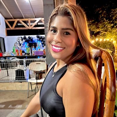 Josethm12's profile picture. Farmacéutica. Podría pasar viendo tenis el resto de mi vida y orgullosamente costarricense.