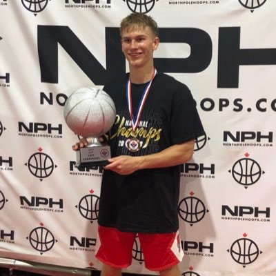 JacobBlaha13's profile picture. | 5’11 PG | C/O 24’ | Supreme Hoops 🏀| 95% avg📚| 165lbs |