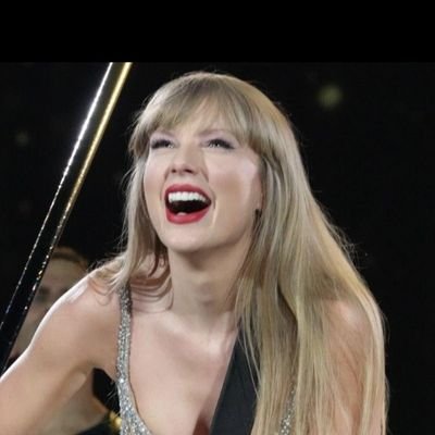 ross_aya13's profile picture. Swiftie mom🫶, Amo a los animales🐾 Quiero abrazarles a todos los Lapachos.🌸🌸🌸🌸
Sueño un 🌎 mejor para mis hijos. Gumarela hasta médula⚫⚪⚫⚪⚫