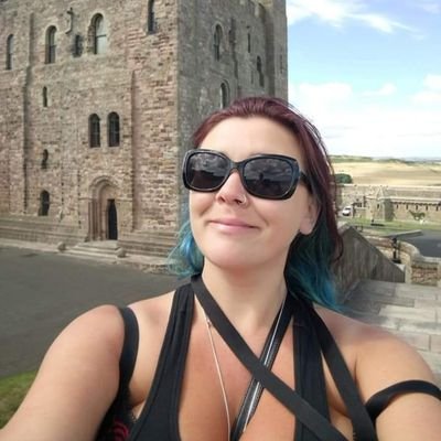 Lover of old things⚔️ 
Tour Guide 🏰 
Adult Learning Coordinator 📖 History Lecturer 🗡️
Obsessions: medieval history, weird stuff, books, graves, mead, castles