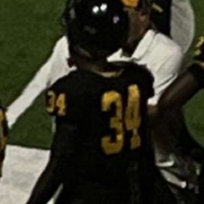 6’0 195 (c/o2025)#34🏈 Rb https://t.co/ywil9U9GtS taivaughnj08@gmail.com(815)-995-5333)