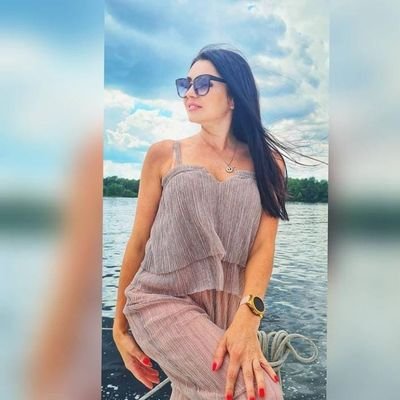 Professional Graphic designer,
Illustration,
Animator,
Sketch Artist💥
Fitness Freak🔥
Exploring the world💫
Paid work Only💫