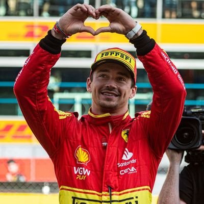Ferrarista che nel tempo libero studia Infermieristica 
Cl16❤️ Born In Monaco Raised in Maranello🏎
forza sogno monegasco❤️