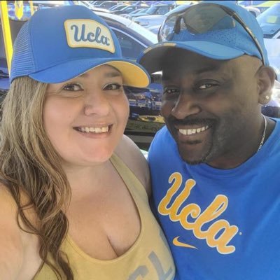 Married my Soulmate 😘 @dre23akind💕 Love my Sports Teams: @UCLAathletics 💙 @DODGERS 🖤 @LAKINGS 💜 @LAKERS 🏈 @BRONCOS Love&Respect @JoeBiden @KamalaHarris