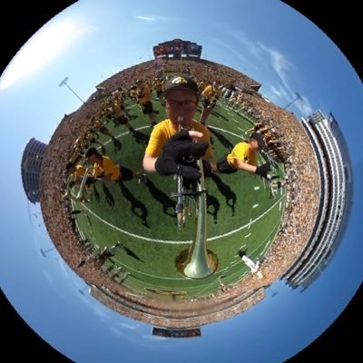 My name is Robert and I tweet too much. University of Iowa & HMB alumnus. Hawks by a Million. Trains good, car bad. @blessedtrains. 🇮🇪