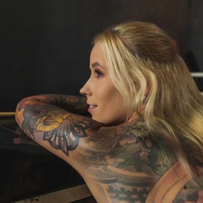 fetish model and domina!My Agency: @Sandysmodels, @HMistresses. My store :https://t.co/8wOROdQlb1 &
https://t.co/O1y4eeze5J