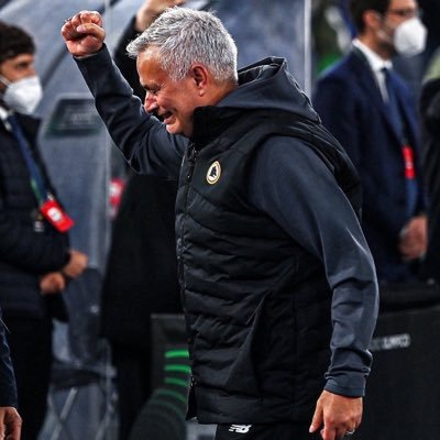 Dhitz_ablegod's profile picture. T-H-R-E-A-T 🦍 Never say Never🤝. Still got dream🤞 Momma/family🇳🇬💙 |💡will ✨| I NO GET MONEY WEY I go dey waste on this God-given Talent 🫂 I’m out!!!