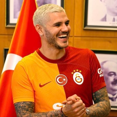 rrelash's profile picture. 