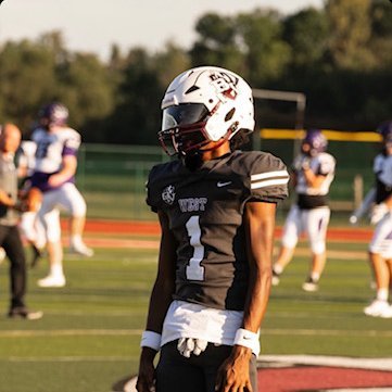 6'2' 170lbs | Class of '25, WR | Belleville West HS | 3.5 GPA