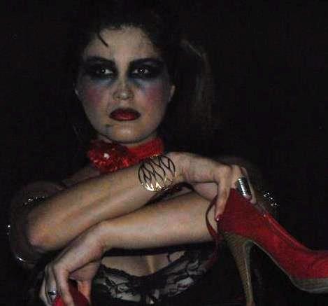 IrmizRosas's profile picture. Actriz Rajatabla, Locutora certificada y Lic. Estudios Internacionales UCV. Irmiz Carhug: Hija de Carmen y Hugo.