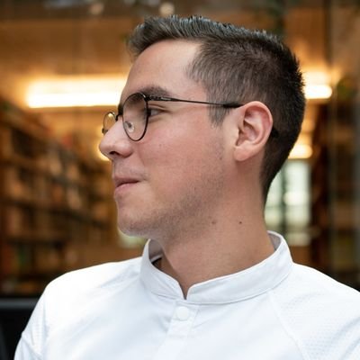 Futuro chef, repostero o chocolatero
Lo que pegue primero jajaja
LoganK2909@outlook.com