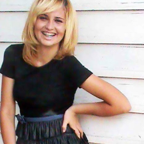 izabelomena's profile picture. 