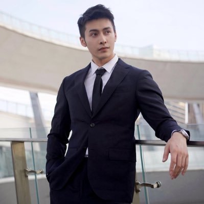🇨🇳🇺🇸 I am a fashion model who travels a lot between China and the United States! I hope to meet more friends!