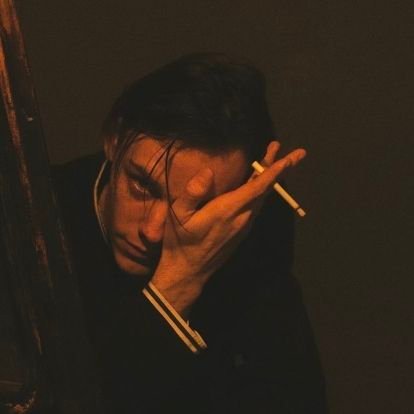 r1oyr's profile picture. ان الله عليمًا بذات الصدور