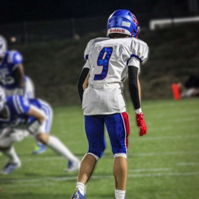 5’10/ WR/RB/DB/ c/o 25’/ email:ivan.toofocused@gmail.com/ cell:316-670-0351