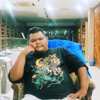 kebobby_mr's profile picture. Just want some peace . 5'5/5'6 300 pound man . 
Wondering why people on Twitter is
 overly sensitive .