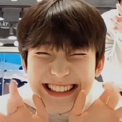 writing account #enhypen #au #skz #txt
ryleeknow was my username.