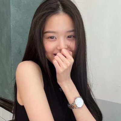 lacesbow's profile picture. 