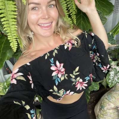 I'm single woman with 2 kids 😏 😘🤪🤐
#cryptocurrency Agent 💋🎉🚌🏡🌈💖💘😘