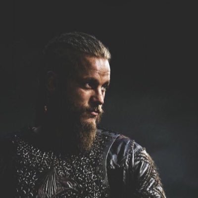 وكّل أمرَك، لمُدبّر أمرك ثُمنَم مُطمئناً🌸 ㅤㅤㅤ