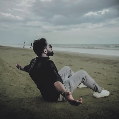 PShalivahana's profile picture. ఒంటరితనమే నా ప్రేయసి బాధను ఆపే ఓర్పులోనైనా బ్రతుకు నేర్పే మార్పులోనైనా...