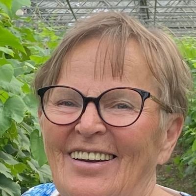 Pensionär, Demokrat,tror på människors lika värde.
Intresserad av resor, kultur och
design.