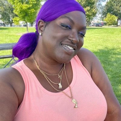 Personal Stylist/Fashion Blogger/Lover of 2pac and the color purple 💜 Want your fashion or beauty brand featured on my blog? Message me! IG: @alltheflythings