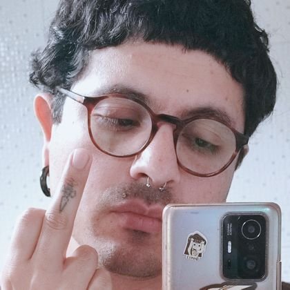 a human and a cat / twitch affiliate and part of team Jundies / book worm / sweetheart hater