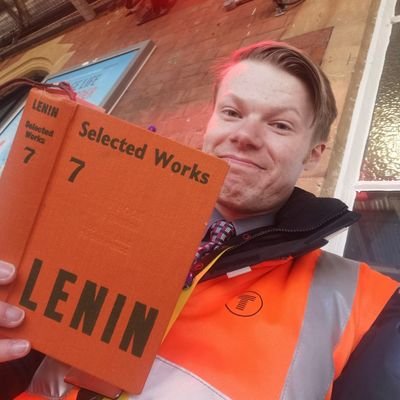 Peace, Transporting the Welsh and Socialism🤝🤝 🚩🚩 @yclbritain
All views my own