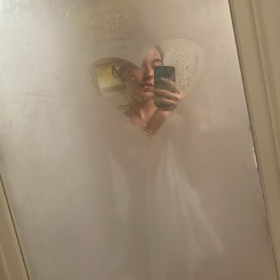 tinnytinnytinn's profile picture. she/her.