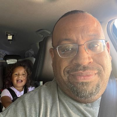 sports fanatic ( 49ers, GSW, SF Giants) Father of 3 young girls. transit nerd.I operate trains for a living . Music junkie. Just enjoying life.