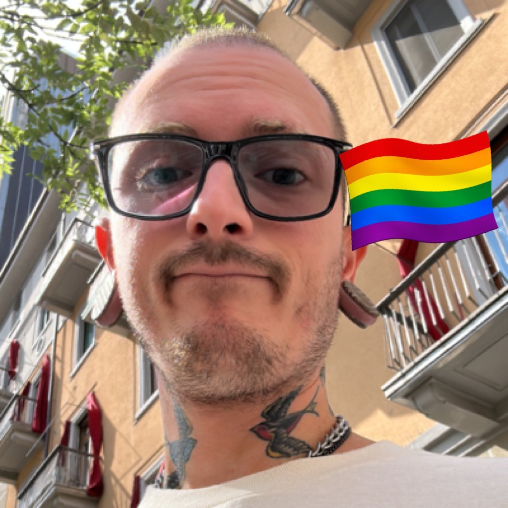 SONO GAY E NE VADO FIERO!!! 🏳️‍🌈🏳️‍🌈❤️ tatuo e adesso potete chiedermi l’appuntamento!!!