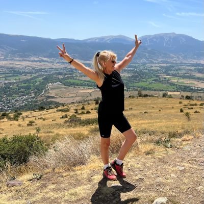 EL MES EXTRAORDINARI DE LA VIDA ESTA EN LA FELICITAT DE LES PERSONES