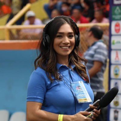Periodista deportiva, comentarista en @dc4tcs @canal4tcs #ElSalvador 🇸🇻 IG: Esmeralda Ayala FB: Esmeralda Ayala.🏆 No solo hablo de fútbol ⚽️👉🏼🎾🏀⚾️🔥👀