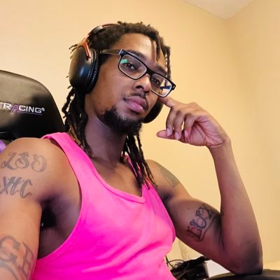Black Content Creator → Retro Gaming, RS3/OSRS, Commentary → https://t.co/Y0DenuiYGt | Message me through here or the Discord in my linktree for inquiries |