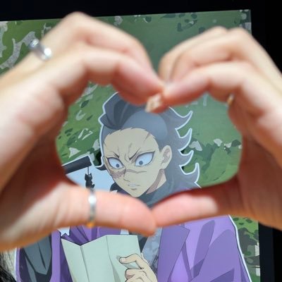@rin_hitosikiの腐垢。見る専。成人済・28歳。年齢制限鍵垢の方フォローさせていただくため、年齢の証拠として本垢のFFにしています。フォロリク貰っても許可することはありません。呪術→🖤🤍完全固定。 鬼滅→🍃🍉完全固定。💎⚡️は地雷少なめ。🍉最推し
