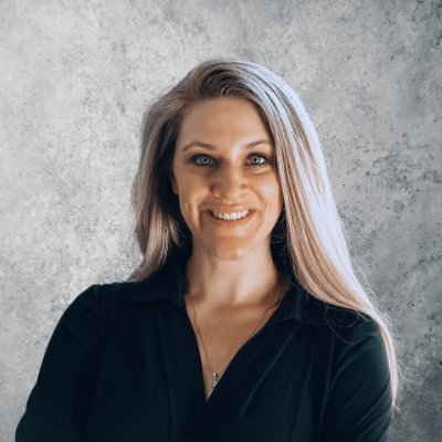 📚Founder, Valor & Lore 📚Creator at Books are my Third Place 👩🏼💻Fractional CMO/Brand Advisor 👩🏼💻Prev. Mktg VP 📸taker ☕addict 🛠️Build mode
