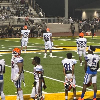 Kentwood High School 🧡💙C/O 24 6’3 250 lbs offensive and defensive line Football and Baseball email:smithjayvelyn@gmail.com