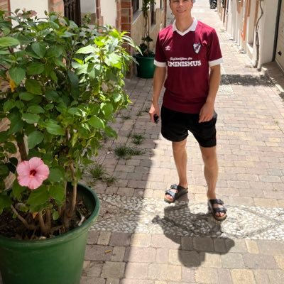 StrohhutPirat's profile picture. your full-time Twitterella since 2011 • league, coding & sports • 161 🚩