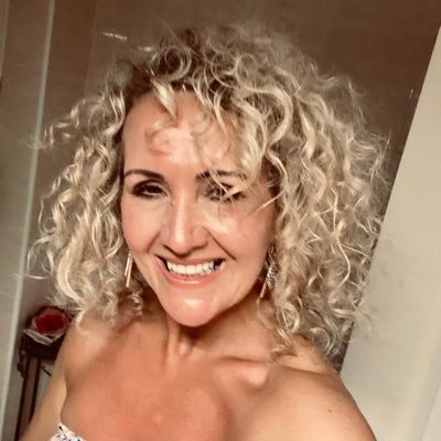 CrossFit, vocalist, whippets, red wine ..& life is too short for regrets!