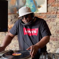 Vinyl Dealer (@leputla_t) 's Twitter Profile