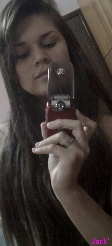 Às vezes, sinto falta, às vezes, acho que é um alívio estar longe.