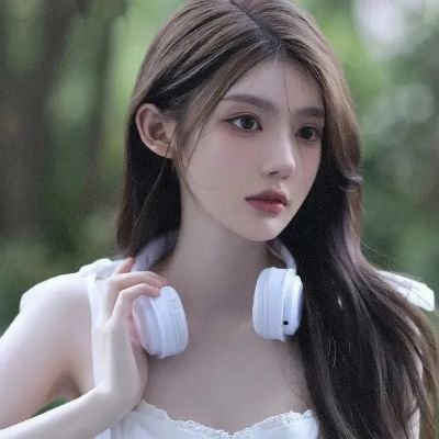 yaka69409635442's profile picture. 孤独な夜はいつも寂しくていつもそばにいて、長い人生は3年がなくて、枯れた花のように潤す必要があります