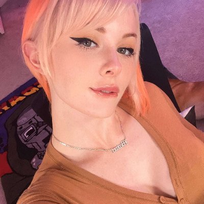 Hi I'm Charlotte/Char!
Personal e-girl!🔞
This is a parody account made for rping.
I will be your personal pet/e-girl.
My face is actually @JennaLynnMeowri
#rp
