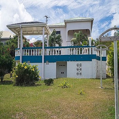 Antigua's very stylish ocean front villa, nestled in an elegant tropical garden, perfect for families & large groups, special rates for couples.