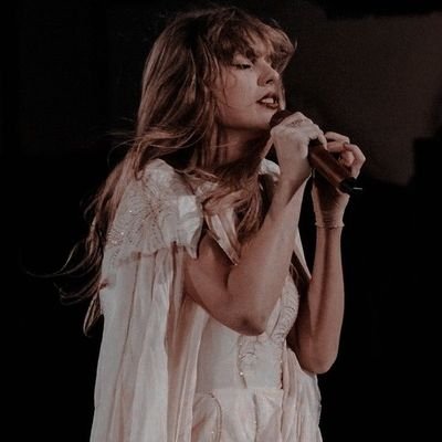 i'm never gonna love again || swiftie || top 3 albums - evermore, reputation and midnights.