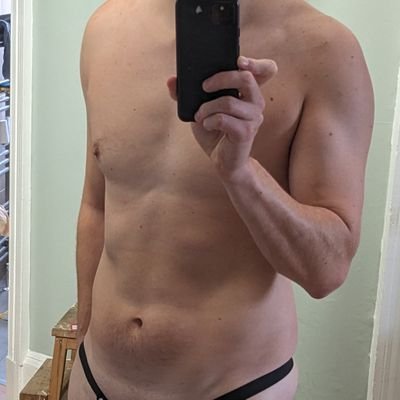 NSFW.
bi guy. like big ass play and recently into meatotomy/subincision mods